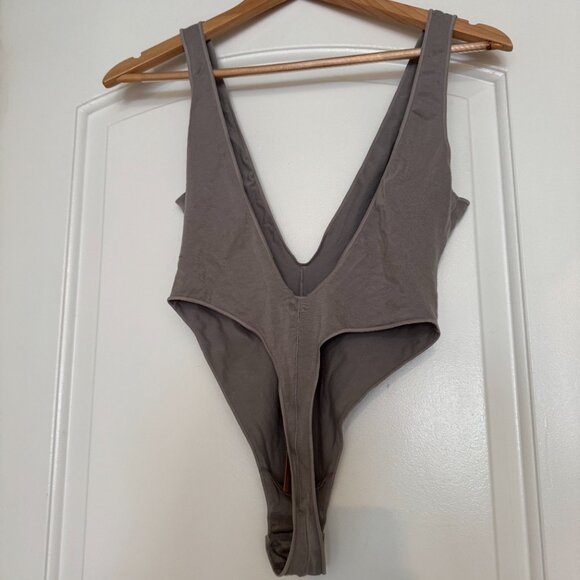 NWT Skims Deep Plunge Bodysuit Grey Modal Size S/M - Picture 3 of 7
